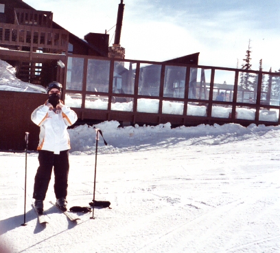 Here's a shot of Abbey getting ready for her first run on Monday morning.  That's the Summit House behind her.